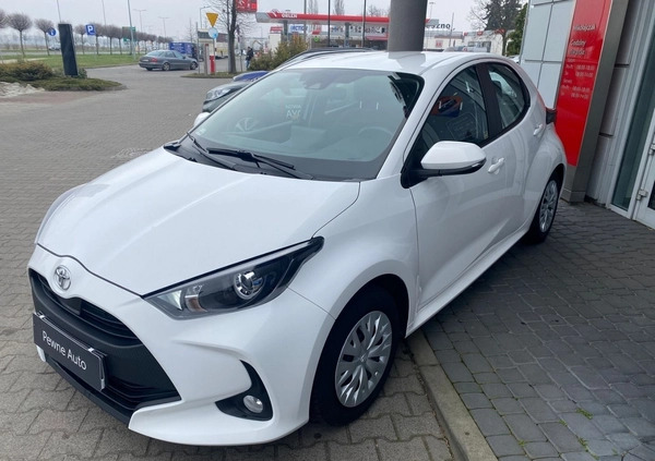Toyota Yaris cena 67500 przebieg: 88613, rok produkcji 2022 z Szczuczyn małe 232